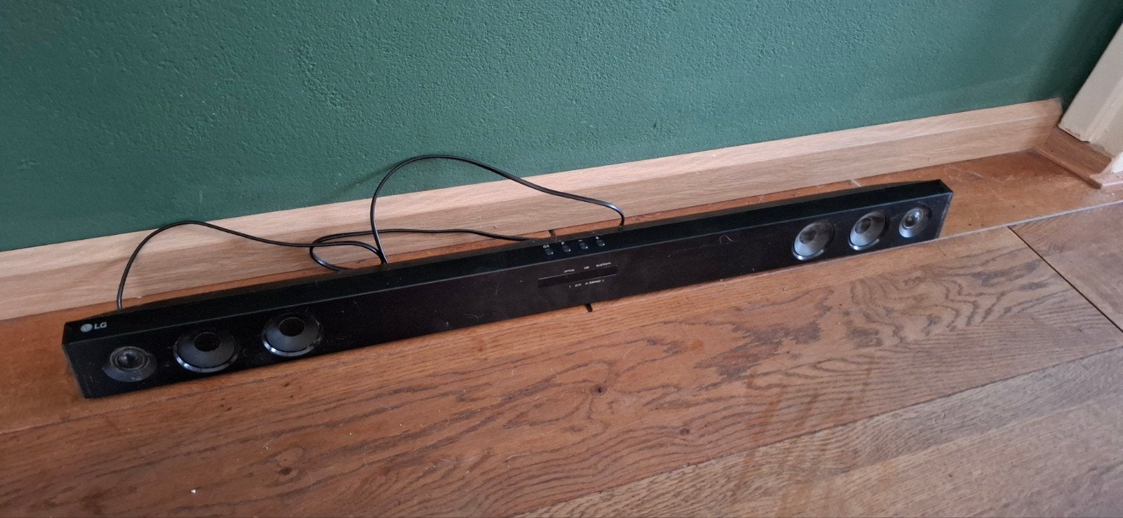 LG Soundbar SK1D - Uitstekend geluid voor uw TV, Ophalen of Verzenden, Bluetooth, Gebruikt