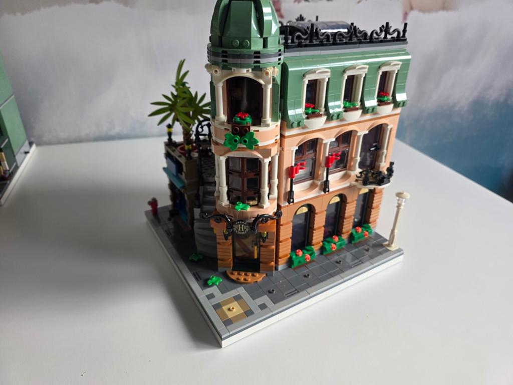 Lego Creator Expert Hotel Boutique 10297, Kinderen en Baby's, Speelgoed | Duplo en Lego, Ophalen, Zo goed als nieuw