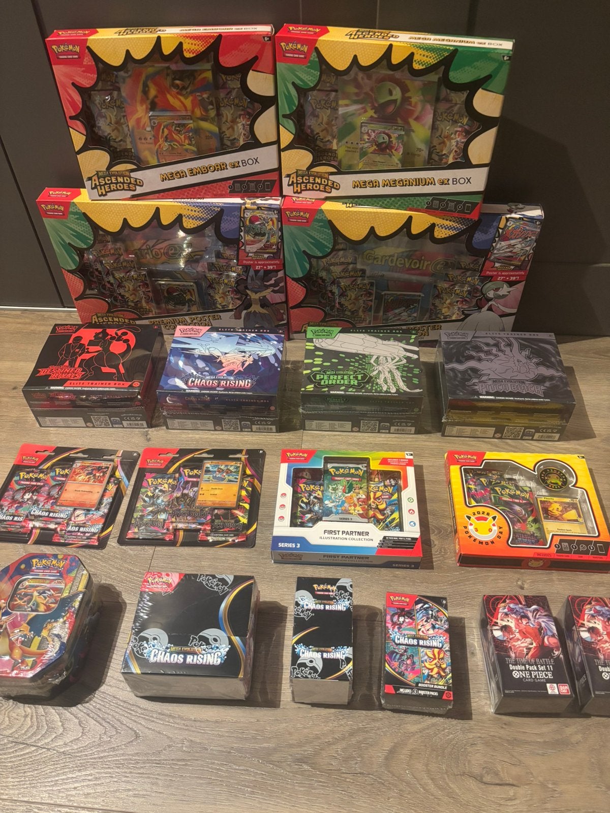 Grote collectie nieuwe sealed pokemon verpakkingen ascended, Hobby en Vrije tijd, Ophalen of Verzenden, Nieuw, Boosterbox, Foil