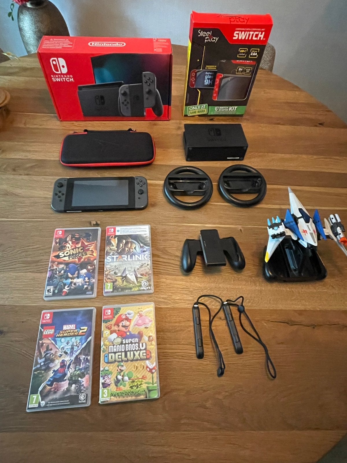 Nintendo Switch compleet met games en accessoires, Ophalen, Met games, Met 2 controllers, Zo goed als nieuw