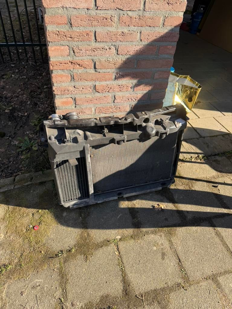 *Radiateur* Peugeot 207 1.6 THP Radiateur met frame, Auto-onderdelen, Motor en Toebehoren, Ophalen, Gebruikt, Peugeot