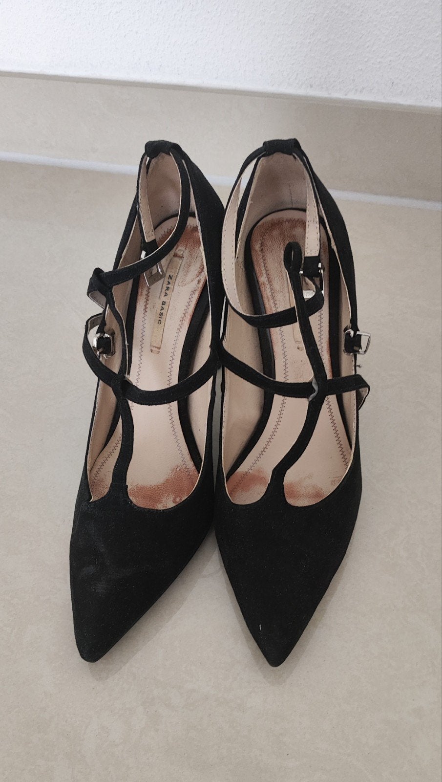 Zwarte pumps maat 38 van Zara. Hakhoogte 10 cm, Pumps, Zwart, Ophalen of Verzenden, Zo goed als nieuw