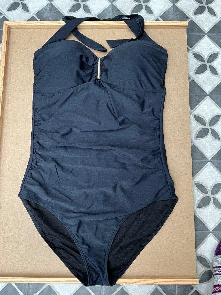 BEACHWAVE corrigerend halter badpak zwart maat 48 gouddetail, BEACHWAVE corrigerend halter badpak zwart maat 48 gouddetail, Zwart