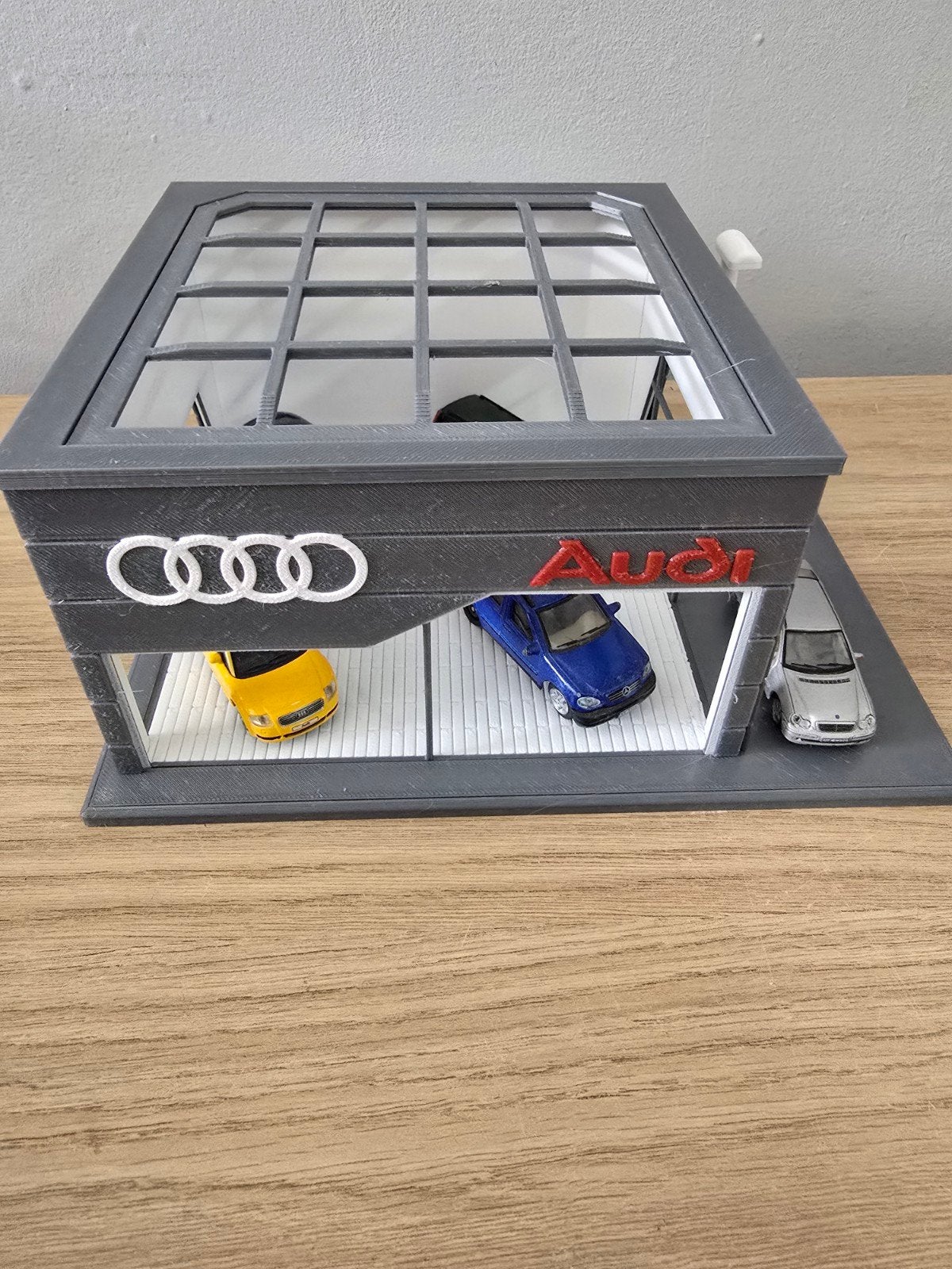 Miniatuur audi garage, Ophalen, Zo goed als nieuw