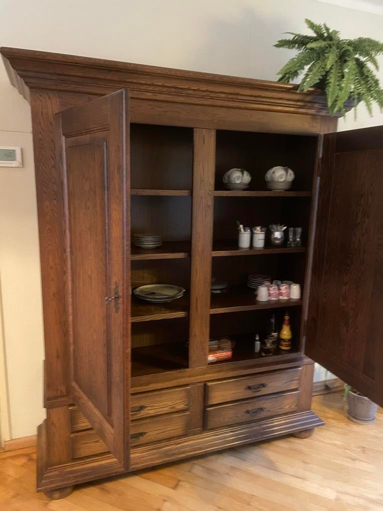 Zware eiken buffetkast - Ulvenhout (Breda), Huis en Inrichting, Kasten | Buffetkasten, Ophalen, Gebruikt, 100 tot 150 cm, Eikenhout