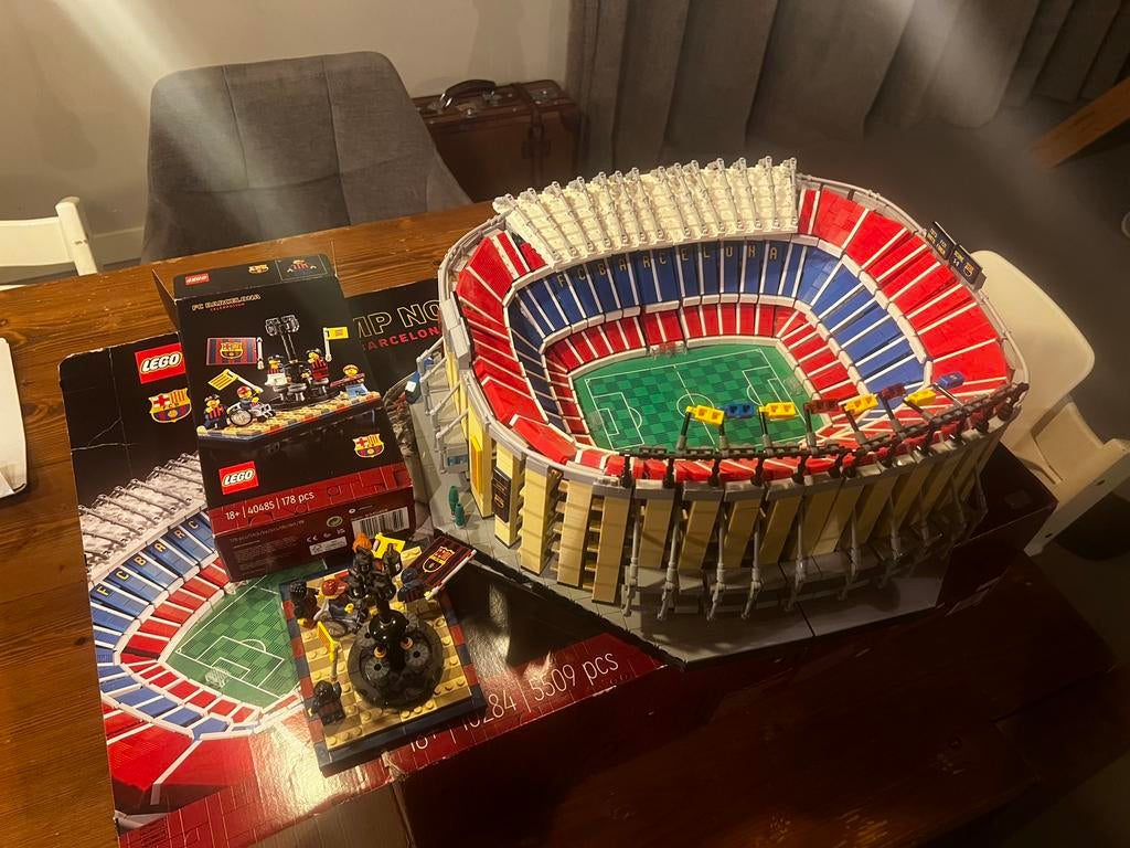 Lego camp nou en celebration set 10284 40485, Ophalen of Verzenden, Zo goed als nieuw