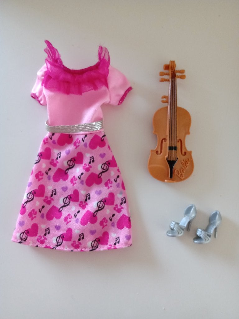 Barbie I Can Be ...... Music Teacher Kledingsetje W3753, Verzamelen, Poppen, Ophalen of Verzenden, Gebruikt, Kleertjes