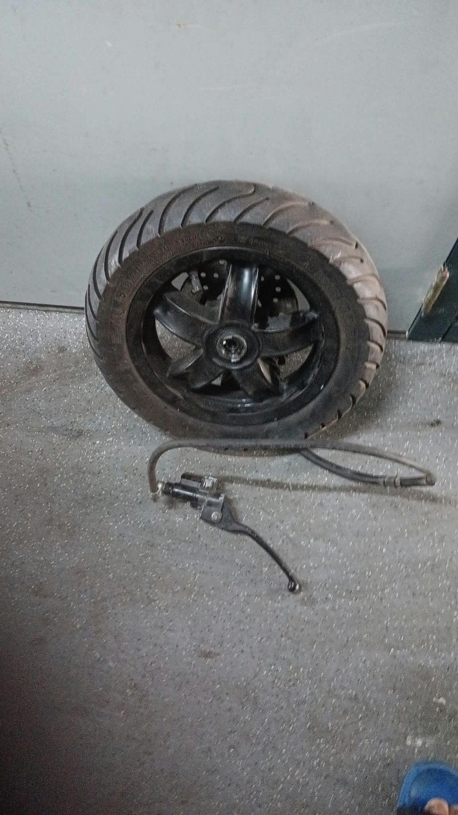 Scooterwiel met band en remhendel, Ophalen of Verzenden, Gebruikt, Overige typen, Overige merken