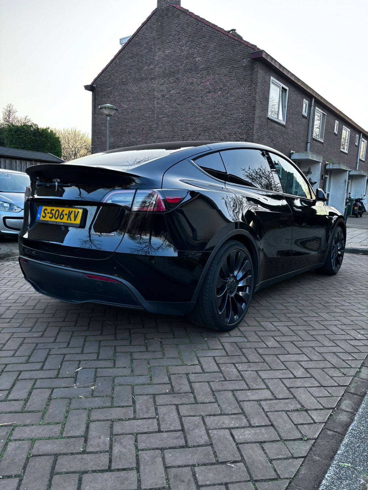 Tesla Model Y Performance 2023 Zwart