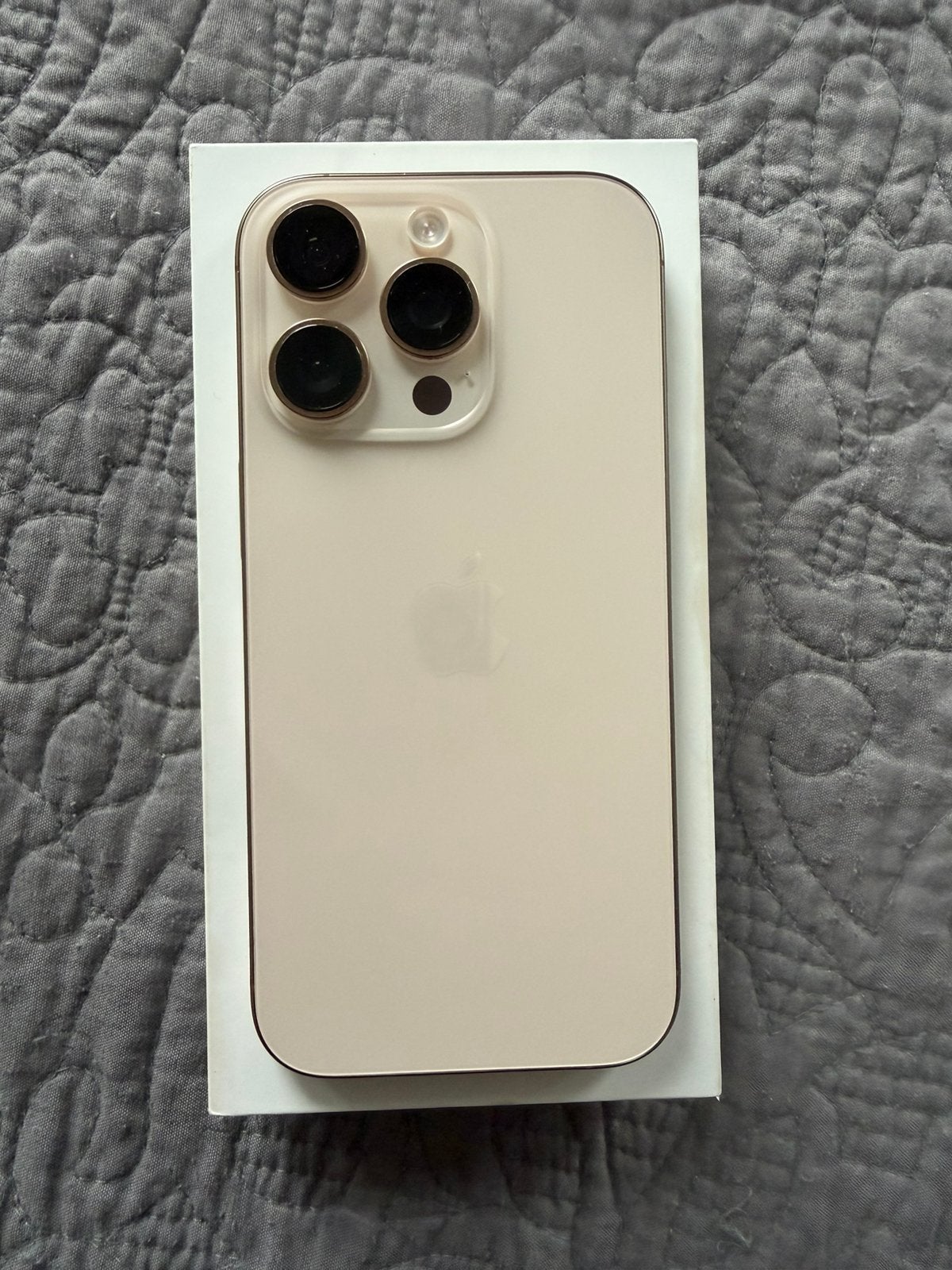 iPhone 16 Pro 128 GB Desert Titanium, Ophalen of Verzenden, Zo goed als nieuw, Goud, 128 GB