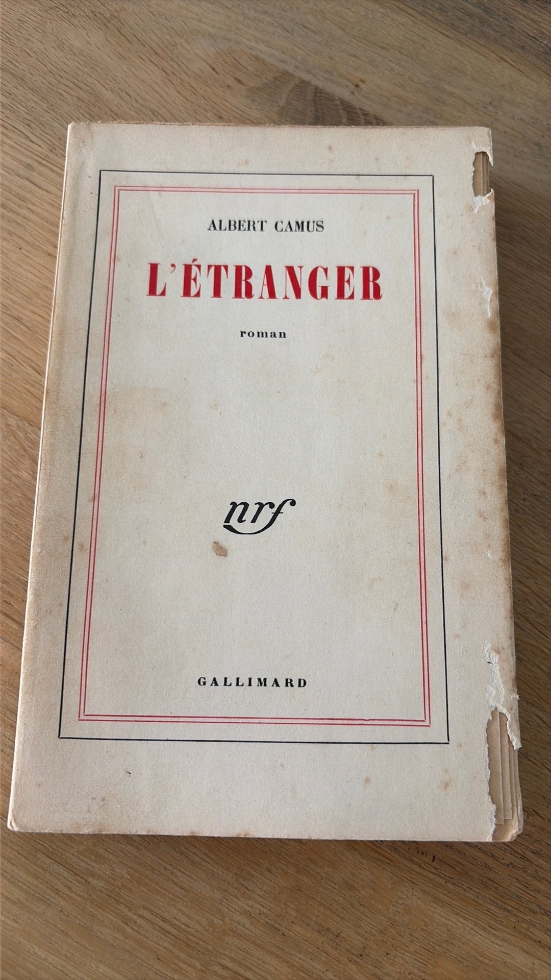 L’étranger - Albert Camus, Ophalen of Verzenden, Gelezen, Europa overig