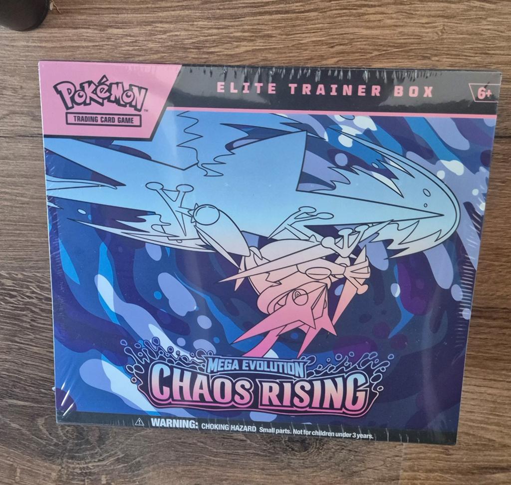 Chaos Rising Elite Trainer Box (ETB) - sealed - 10x, Hobby en Vrije tijd, Ophalen, Nieuw, Boosterbox