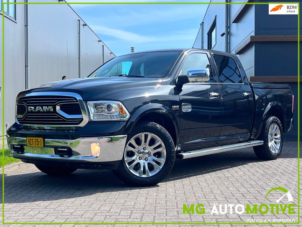 Dodge Ram 1500 5.7 V8 4x4 Crew Cab Laramie Longhorn | Luchtv, Auto's, Dodge, Automaat, Gebruikt, 5654 cc, Zwart