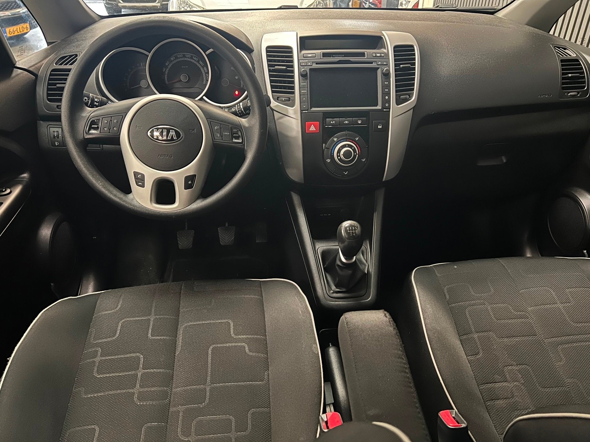 Kia Venga 1.4 CVVT 20th Anniversary - Airco – Navigatie, Voorwielaandrijving, Euro 5, Stof, Gebruikt