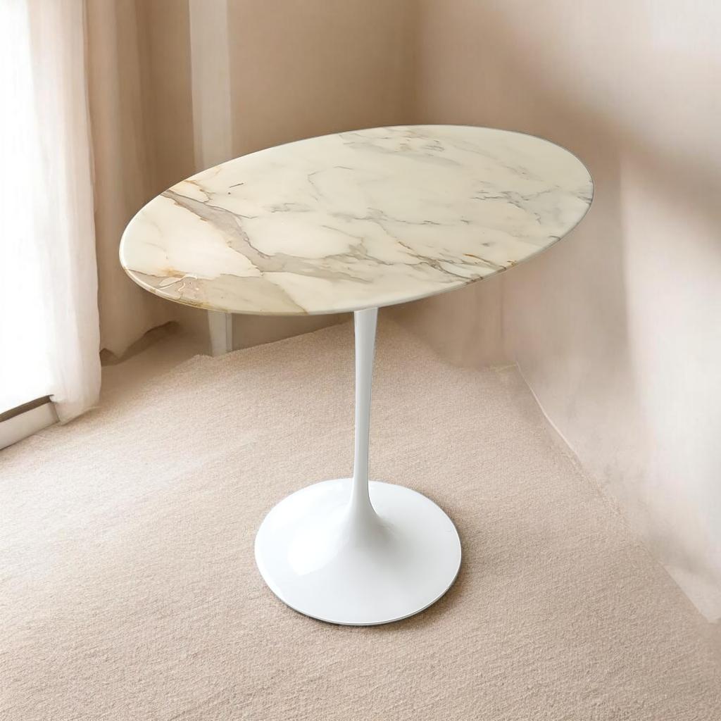 Calacatta Eero Saarinen Oval side table Knoll International, Overige materialen, Gebruikt, 50 tot 100 cm, Ovaal