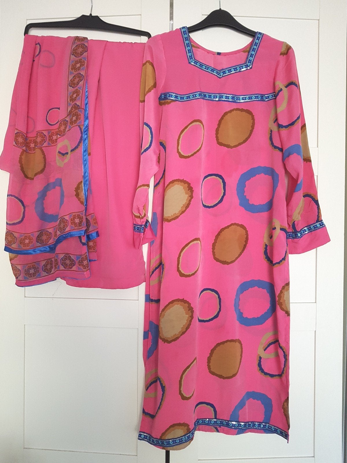 Roze Indiase jurk kameez met blauwe en bruine details maat S, Maat 38/40 (M), Ophalen of Verzenden, Roze, Onder de knie