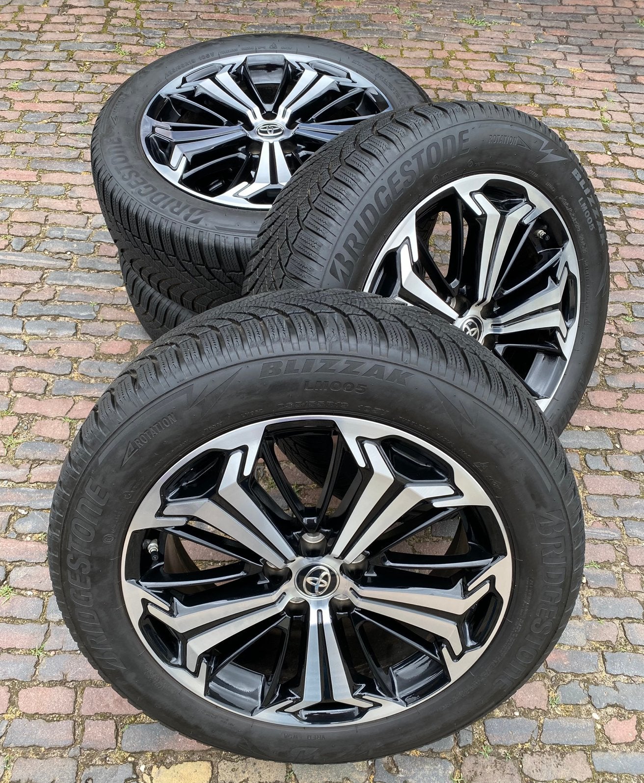 Toyota Rav4 velgen + TPMS+ 235/55R19 winter- of zomerbanden