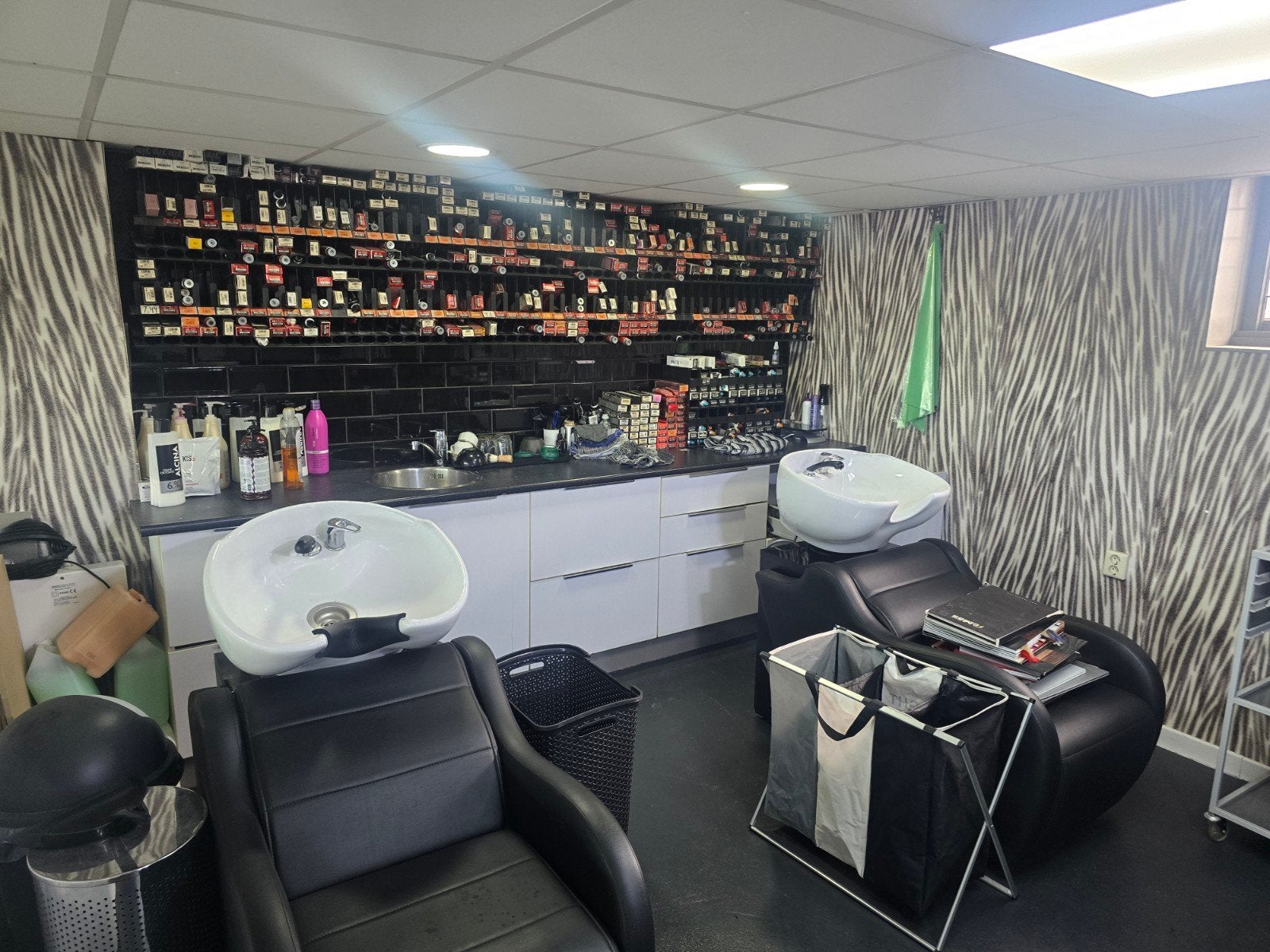 Damesgedeelte te huur in een kapsalon, Overige vormen