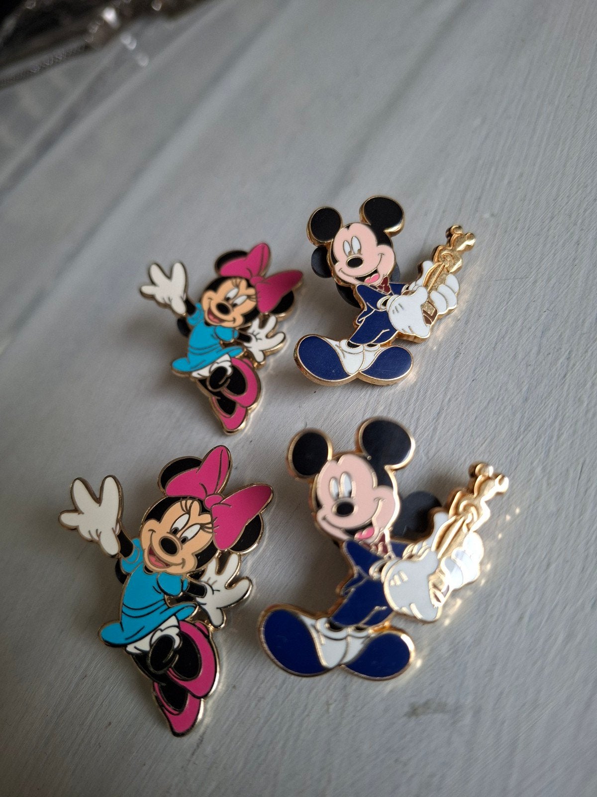 Disney pins: Mickey en Minnie, Verzamelen, Ophalen of Verzenden, Mickey Mouse, Nieuw, Overige typen