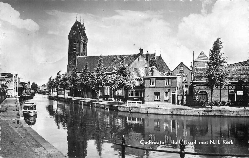304-038-025 Oudewater Holl. Ijssel met NH Kerk, Verzenden, Voor 1920, Utrecht