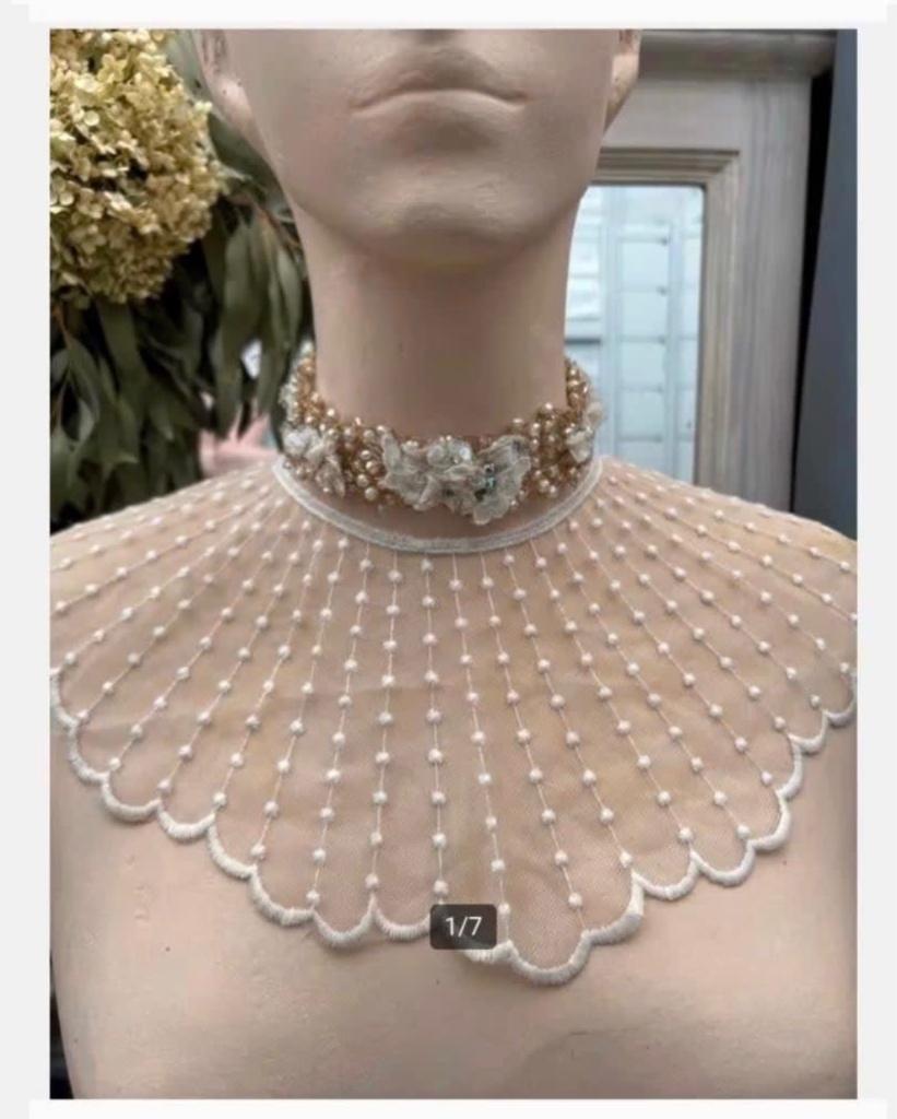 Elegante brocante kraag gratis bijz. Paspop ketting erbij, Antiek en Kunst, Ophalen of Verzenden