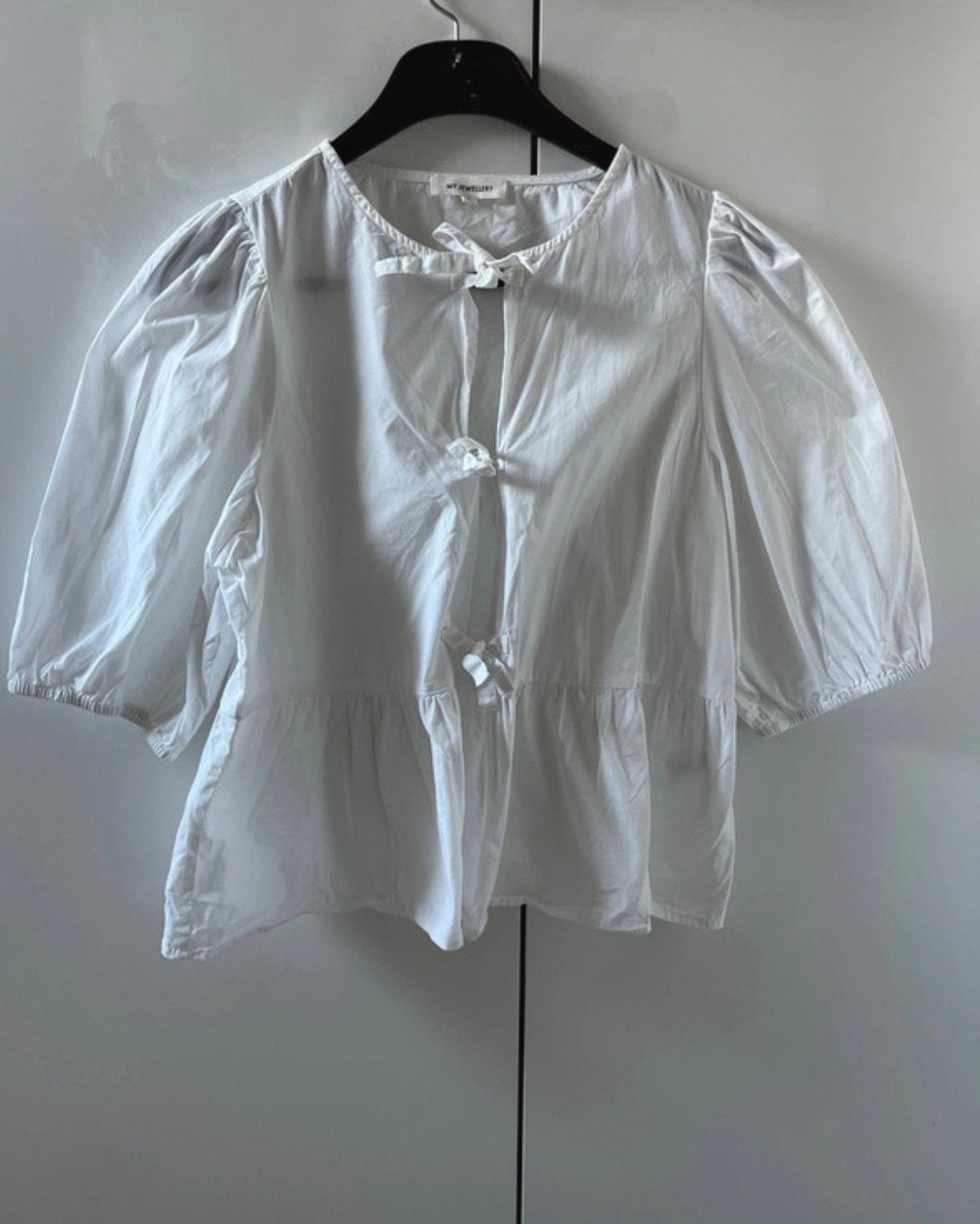 Witte blouse met pofmouwen en strikjes - MY JEWELLERY, Wit, Maat 42/44 (L), Ophalen of Verzenden, Zo goed als nieuw