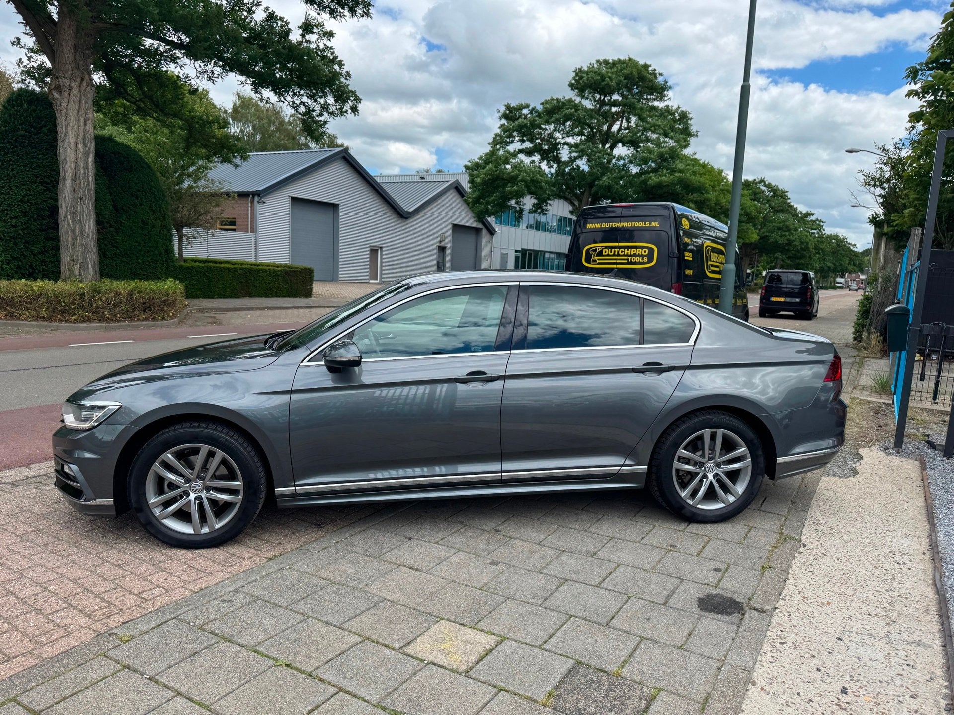 Volkswagen Passat 1.6 TDI R-Line Clima Elek Pakket Led Nav, Auto's, Volkswagen, Gebruikt, 4 cilinders, Alcantara, Origineel Nederlands