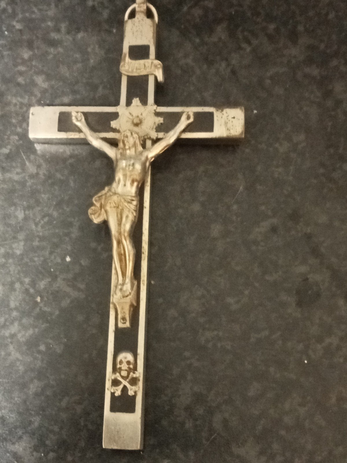 Antiek Kruisbeeld met Christusfiguur en Doodshoofd, Ophalen of Verzenden