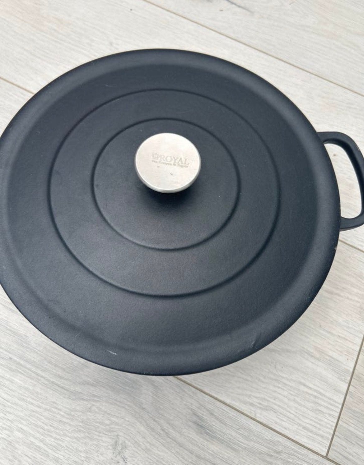 Gietijzeren Braadpan met Deksel - Royal, 28 cm, Huis en Inrichting, Gebruikt, Met deksel, Ophalen of Verzenden, Overige merken