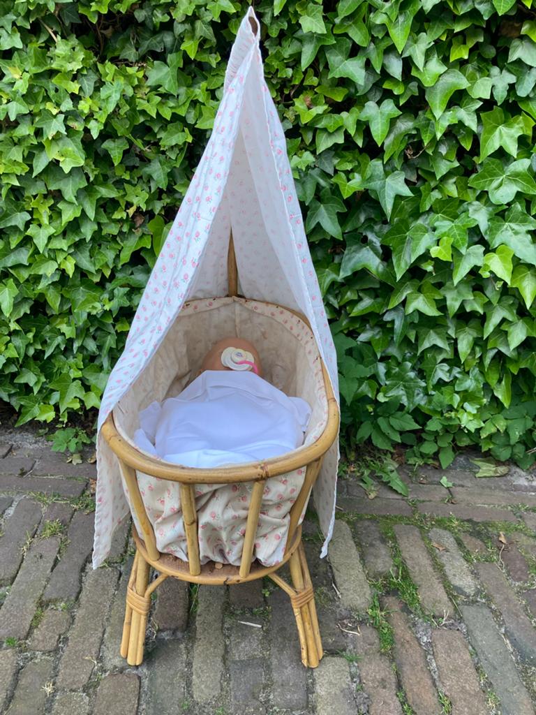 Vintage Poppenwieg met Hemeltje en Baby Born Pop (Jaren '60), Ophalen, Gebruikt, Babypop
