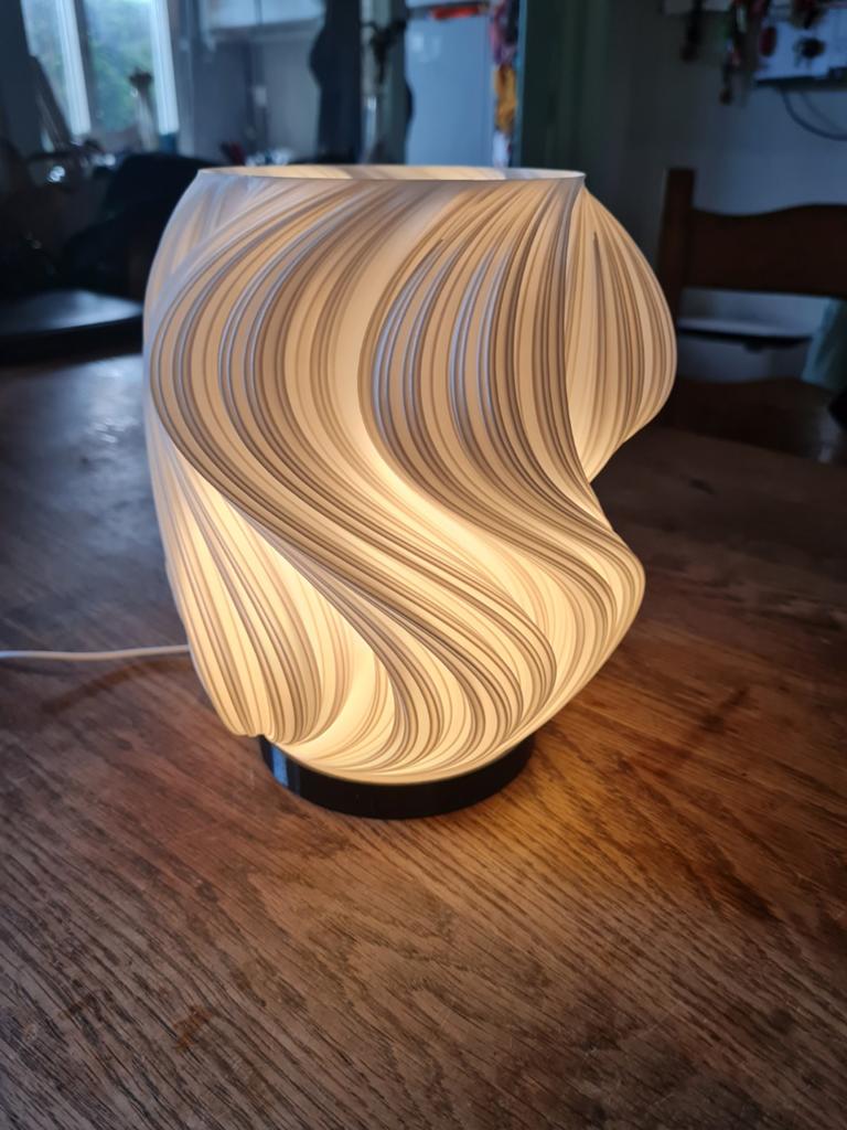 Design lamp , tafellamp, Ophalen, Kunststof, Design, Zo goed als nieuw