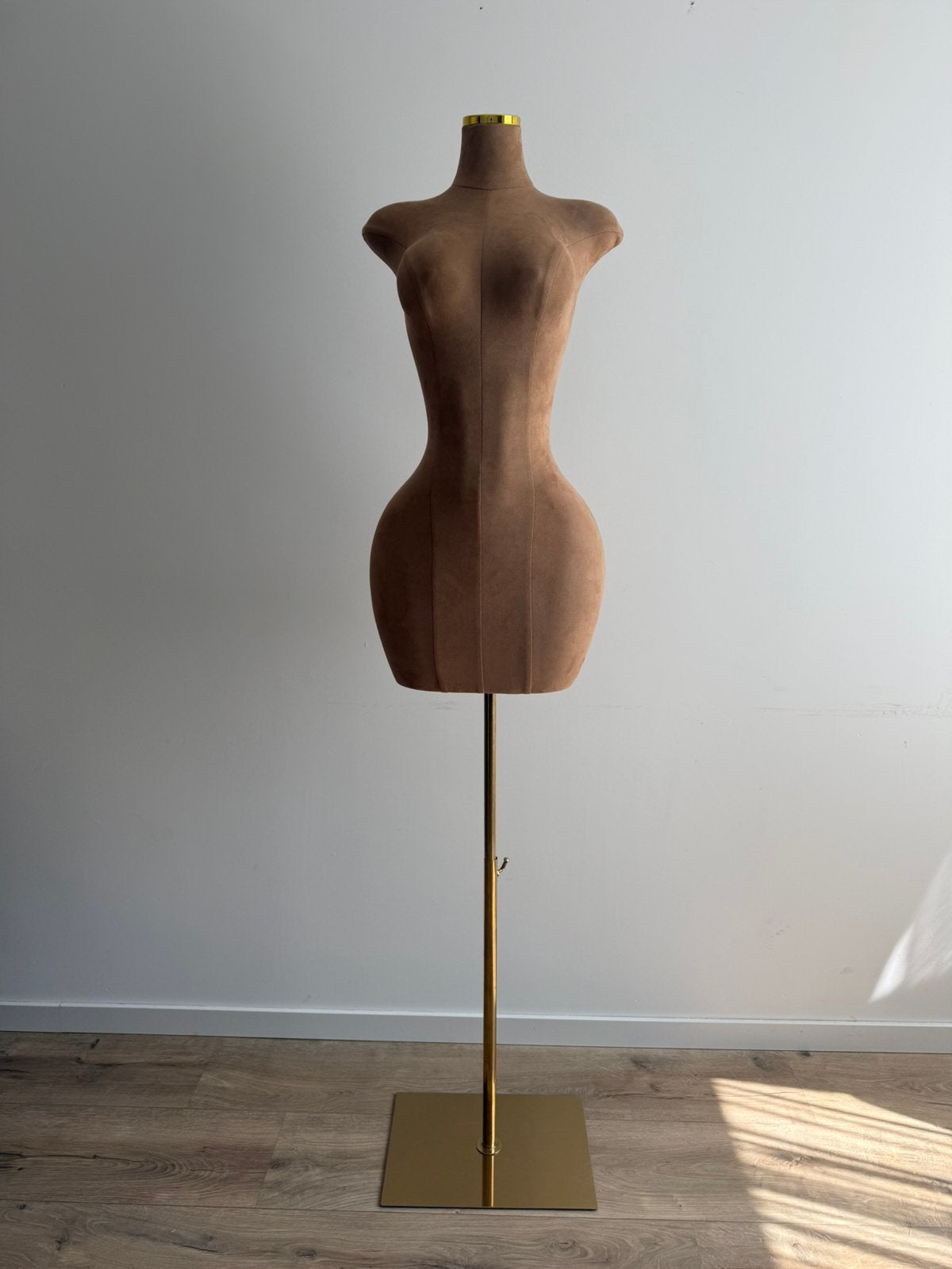 Suède mannequin, Hobby en Vrije tijd, Naaien en Fournituren, Ophalen, Zo goed als nieuw, Paspop