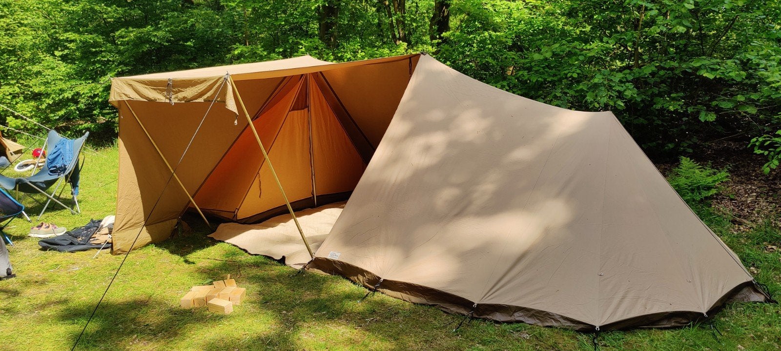 Esvo Mohawk met 2 binnententen en 'keuken', Caravans en Kamperen, Tenten, Ophalen of Verzenden, Gebruikt