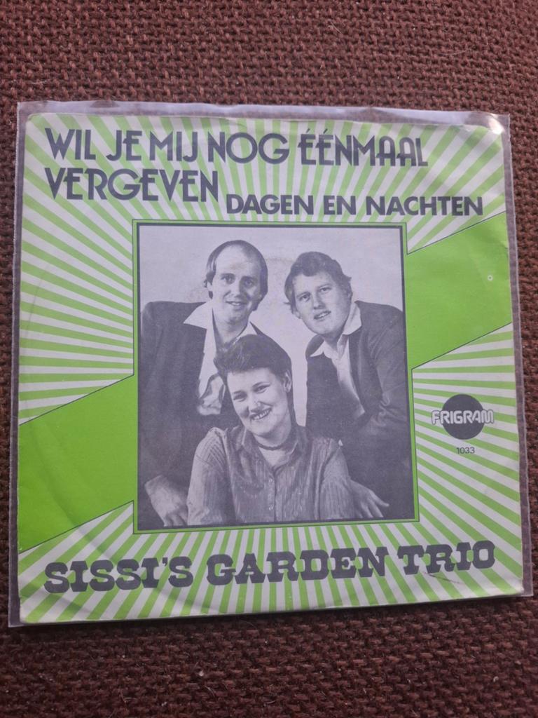 Sissi's Garden Trio - Wil Je Mij Nog Eens Vergeven (Vinyl), Cd's en Dvd's, Vinyl | Nederlandstalig, Gebruikt, Fotohoes, 7 inch