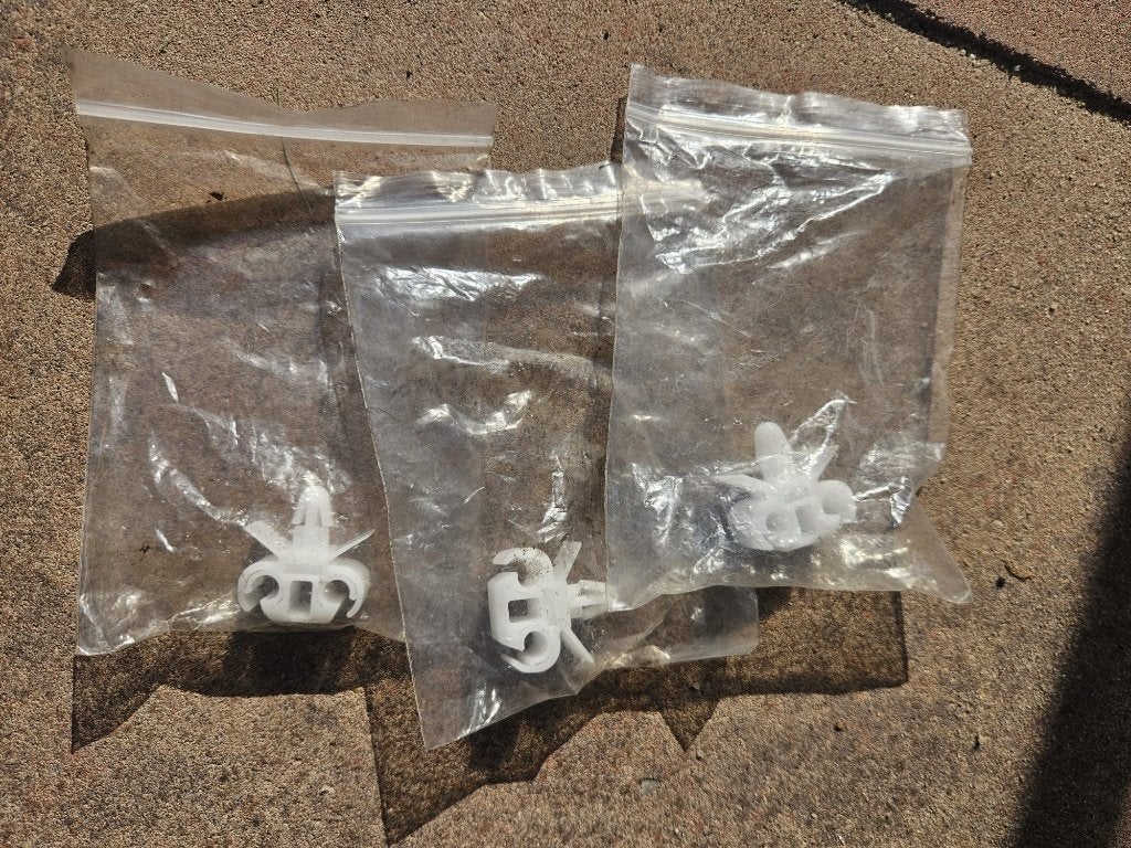 VW T3 remleiding bevestigingsclips kunststof –3 stuks, Ophalen of Verzenden, Nieuw, Volkswagen