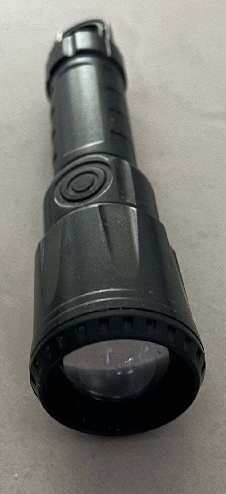 Compacte LED Zaklamp met Karabijnhaak, Ophalen of Verzenden, Zo goed als nieuw, Batterij