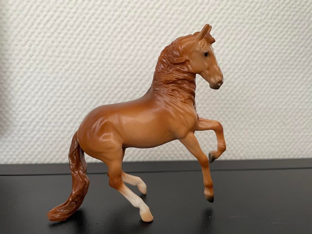 Breyer custom stablemate Alborozo, Ophalen of Verzenden, Zo goed als nieuw, Beeldje of Figuurtje