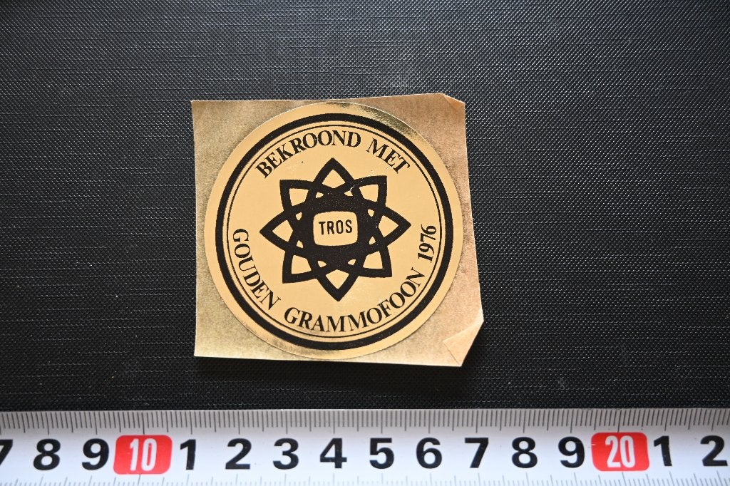 sticker folie omroep TROS bekroond gouden grammofoon 1976 *, Ophalen, Zo goed als nieuw