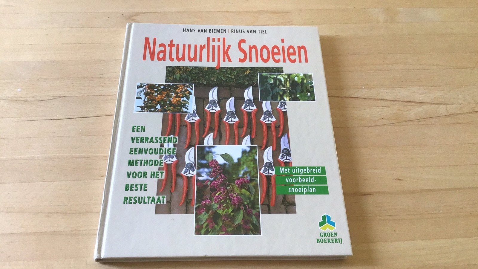 Natuurlijk snoeien Groenboekerij, Ophalen of Verzenden, Zo goed als nieuw