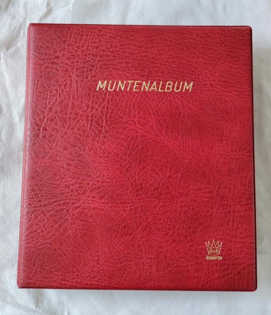 Muntenalbum: 300x divers wereldmunten + Nederlands, Ophalen of Verzenden, Verzamelmap