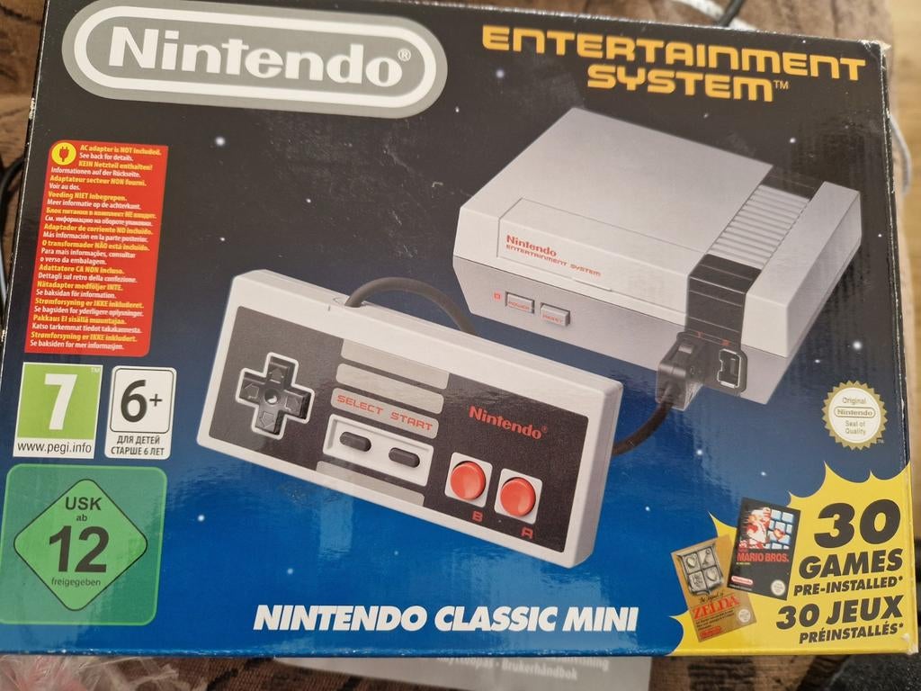 Nintendo Classic Mini, Spelcomputers en Games, Spelcomputers | Nintendo NES, Ophalen, Zo goed als nieuw, Met 1 controller