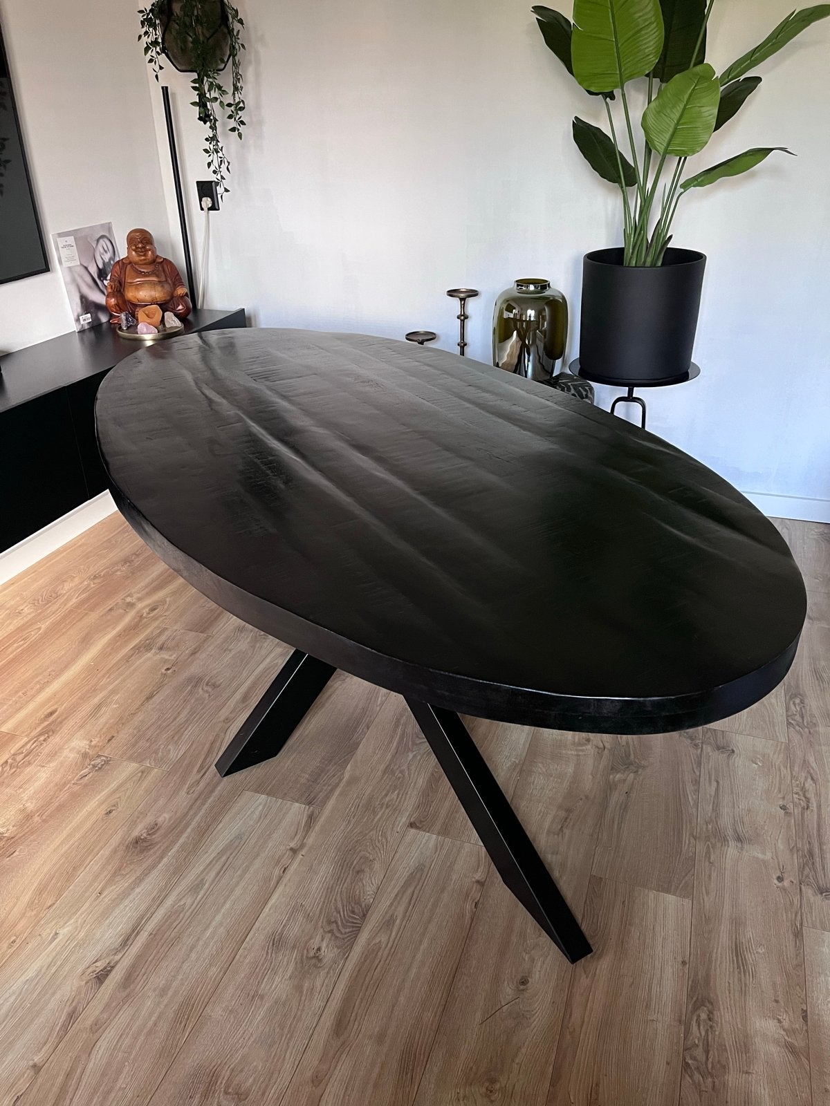 Ovale zwarte mango houten eettafel, 100 tot 150 cm, 200 cm of meer, Ophalen of Verzenden, Zo goed als nieuw