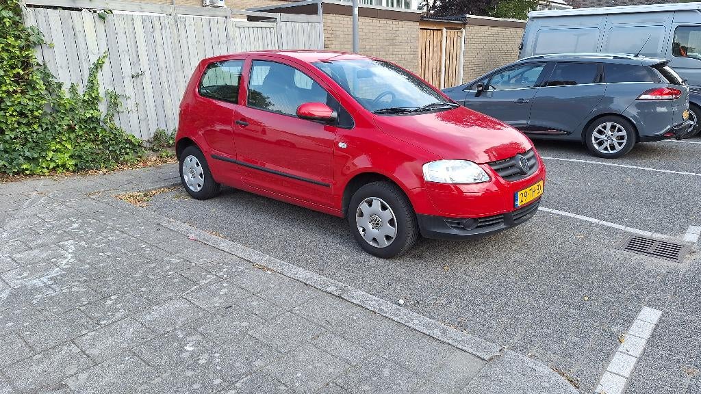 Volkswagen Fox 1.2 40KW 2006 Rood ZUINIG betrouwbaar!, Auto's, Volkswagen, Particulier, Fox, Airbags, Radio, Sound system, USB