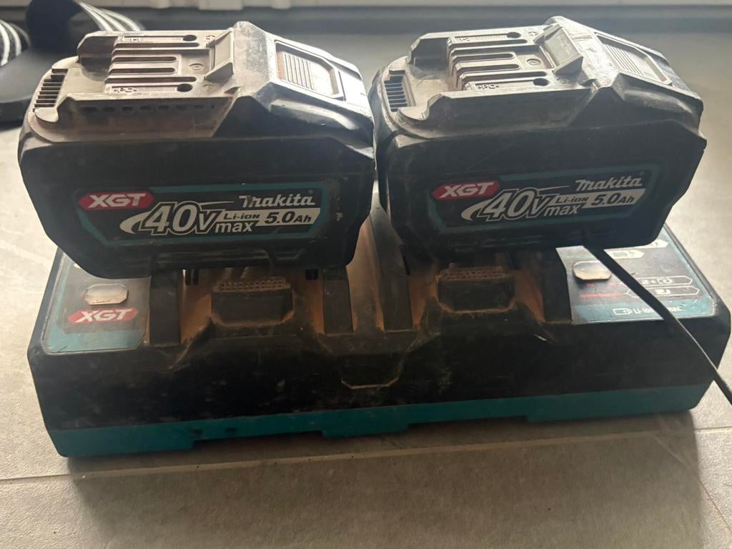 Makita 40v 5ah + duo lader, Doe-het-zelf en Verbouw, Gereedschap | Machine-onderdelen en Toebehoren, Ophalen, Zo goed als nieuw