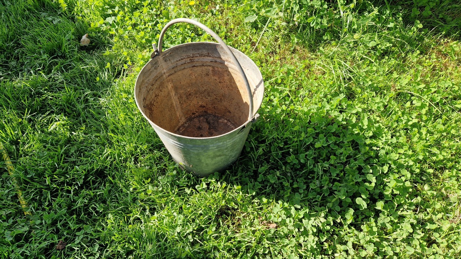 Zinken emmer / bloempot, Ophalen of Verzenden, Gebruikt, Zink, Met handgreep