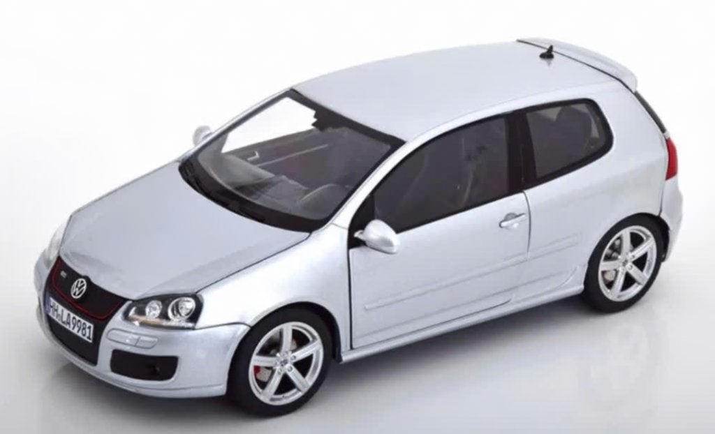 VW Golf GTI Pirelli 2007 ZILVER SCHAAL 1/18 NOREV ref 188425
