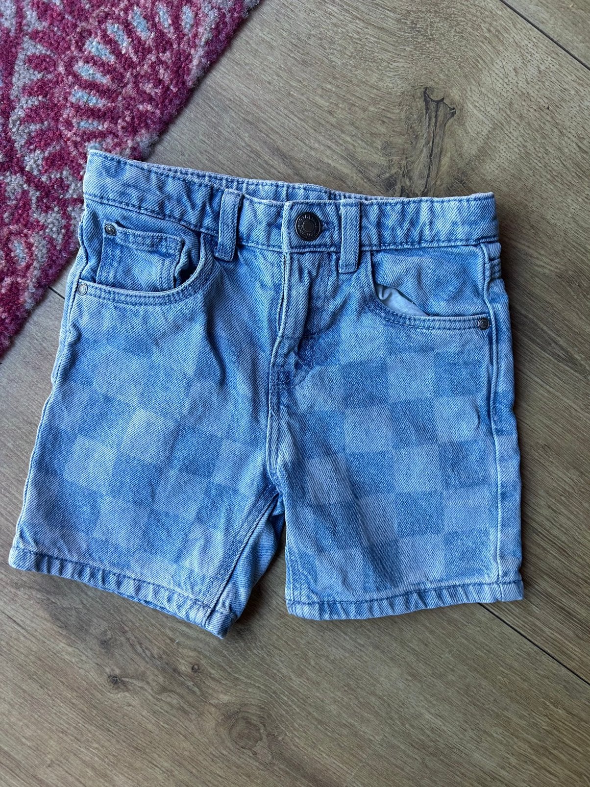 Hema short - spijkerbroekje - geruit, Kinderen en Baby's, Kinderkleding | Maat 98, Ophalen of Verzenden, Zo goed als nieuw, Meisje