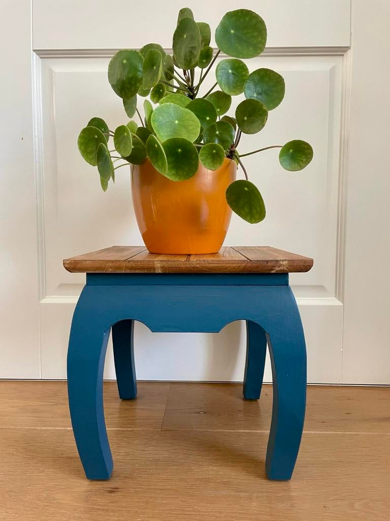 Schattig bijzettafeltje / plantentafeltje blauw hout, Ophalen, Minder dan 45 cm, Minder dan 55 cm, Gebruikt