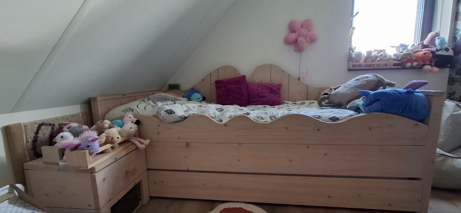 Kinderkamer: bedbank met uitschuifbaar logeerbed+nachtkastje, Ophalen, Gebruikt, Eenpersoons, Bruin