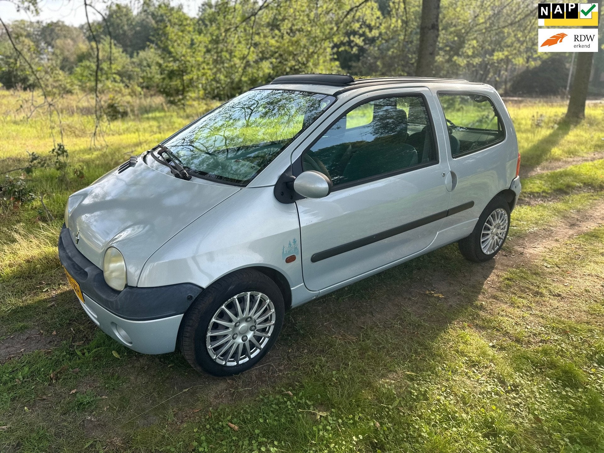 Renault Twingo 1.2 Hélios APK 15-05-2027, Auto's, Voorwielaandrijving, 4 cilinders, 4 stoelen, Origineel Nederlands
